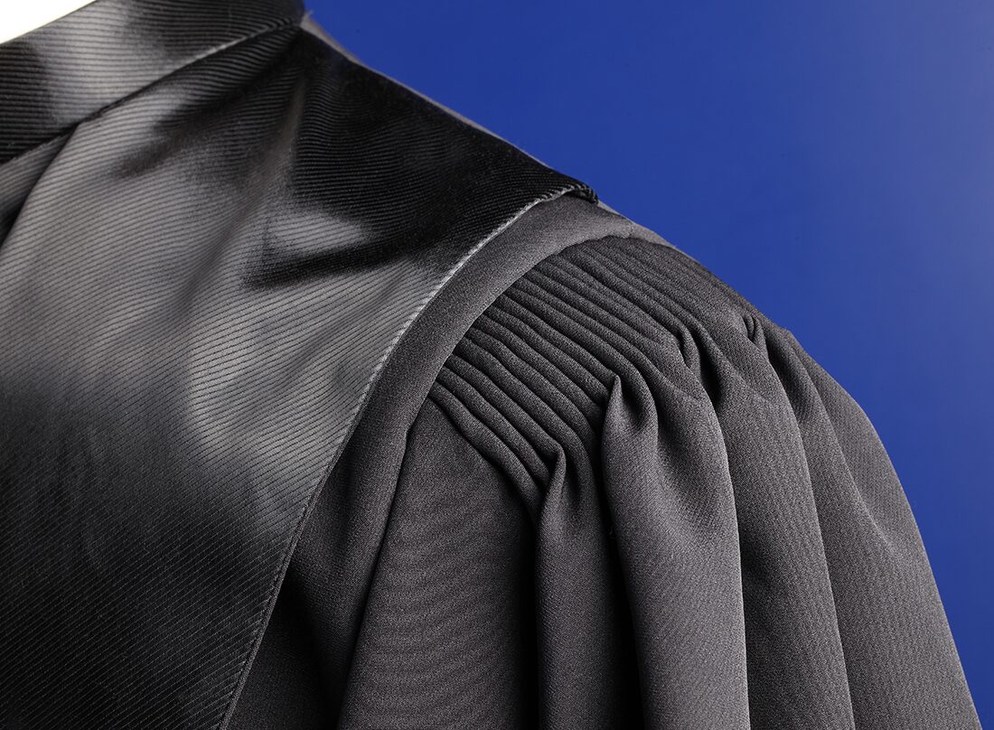 Robe magistrat noire femme taille 36 – 1m60/1m65